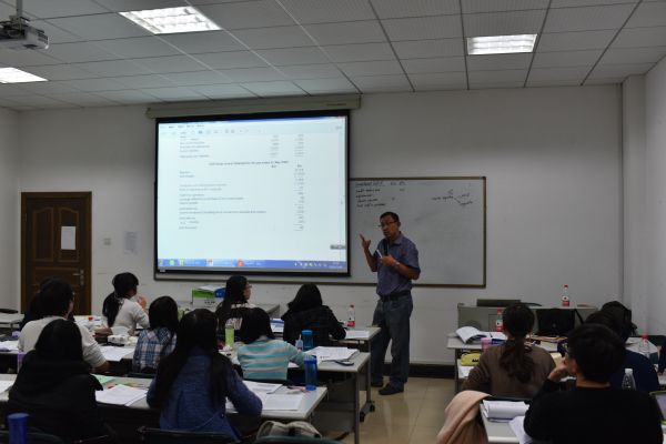 会计明日之星计划:会计学教授Lau Chee Kwong先生来我院授课