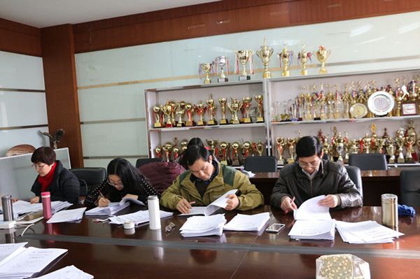 会计学院组织审核2011级本科毕业论文开题报告