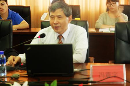 冯震宇教授与亚历山大副主席在中心举办专题讲座