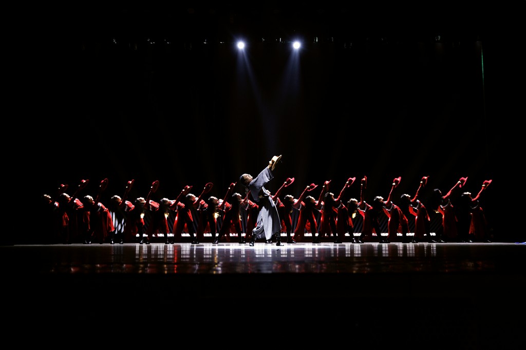 统计与数学学院《走进光里》诠释生命向光而行的力量