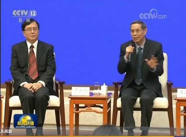 吴汉东教授参加国新办记者见面会谈中国知识产权发展2.jpg
